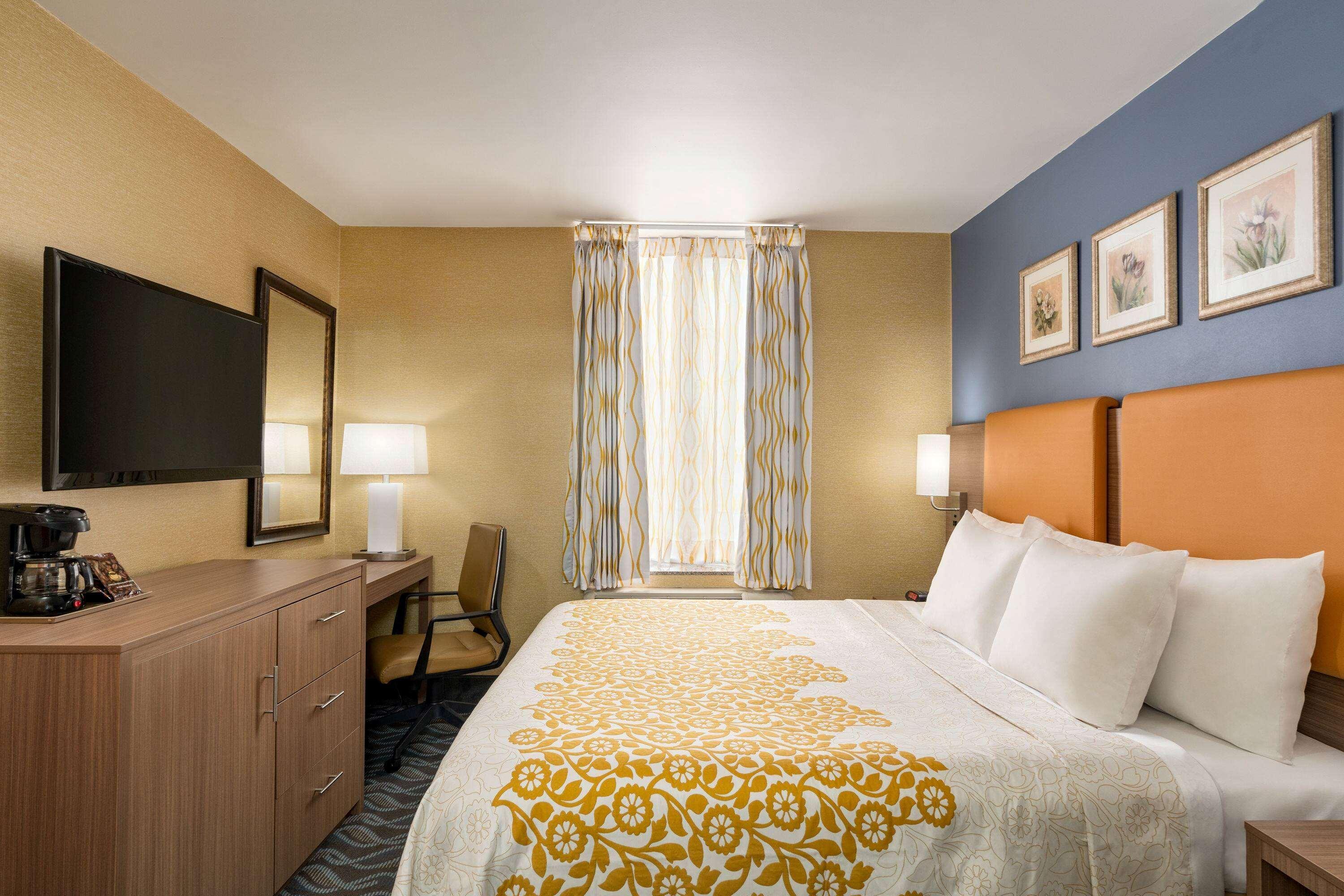 Days Inn By Wyndham Long Island City Nueva York Exterior foto