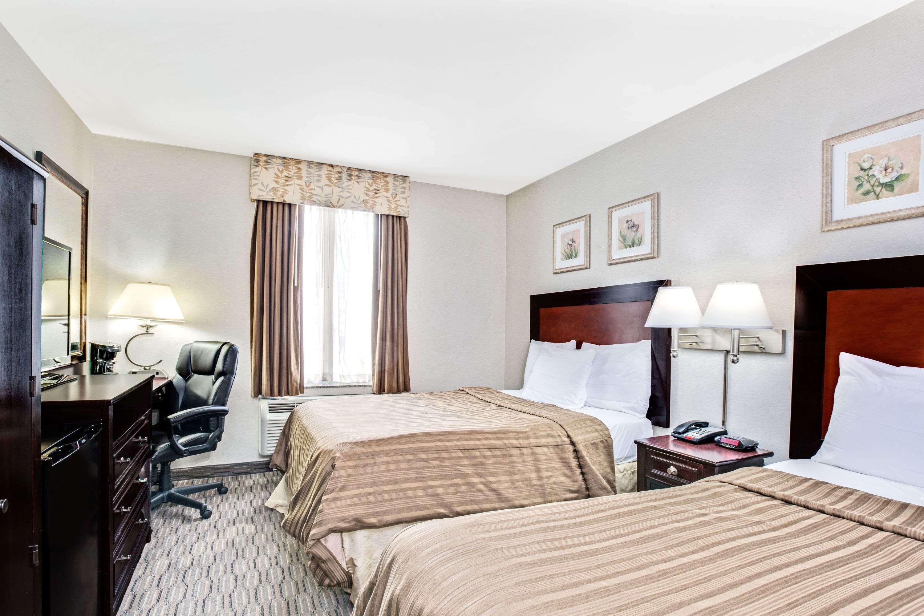Days Inn By Wyndham Long Island City Nueva York Exterior foto