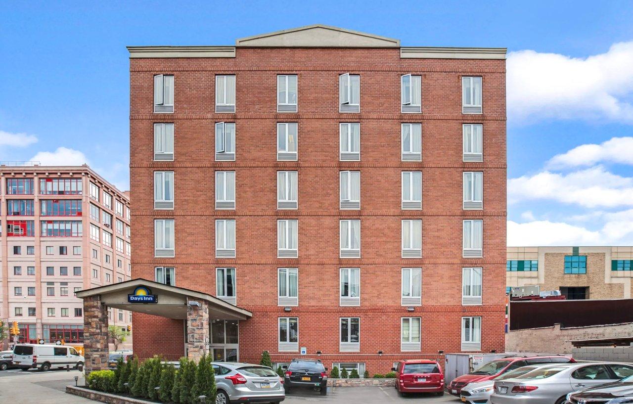 Days Inn By Wyndham Long Island City Nueva York Exterior foto
