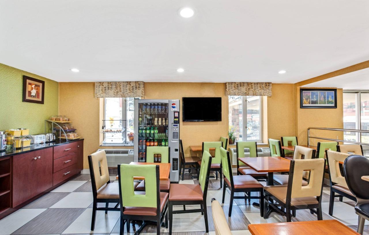 Days Inn By Wyndham Long Island City Nueva York Exterior foto
